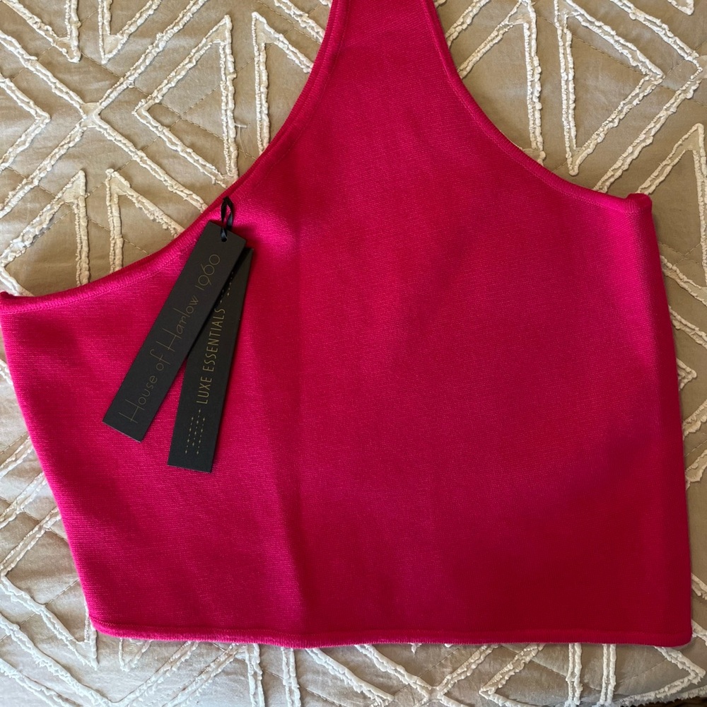 ❤️HOUSE OF HARLOW 1960❤️
One Shoulder Stretch Top.
